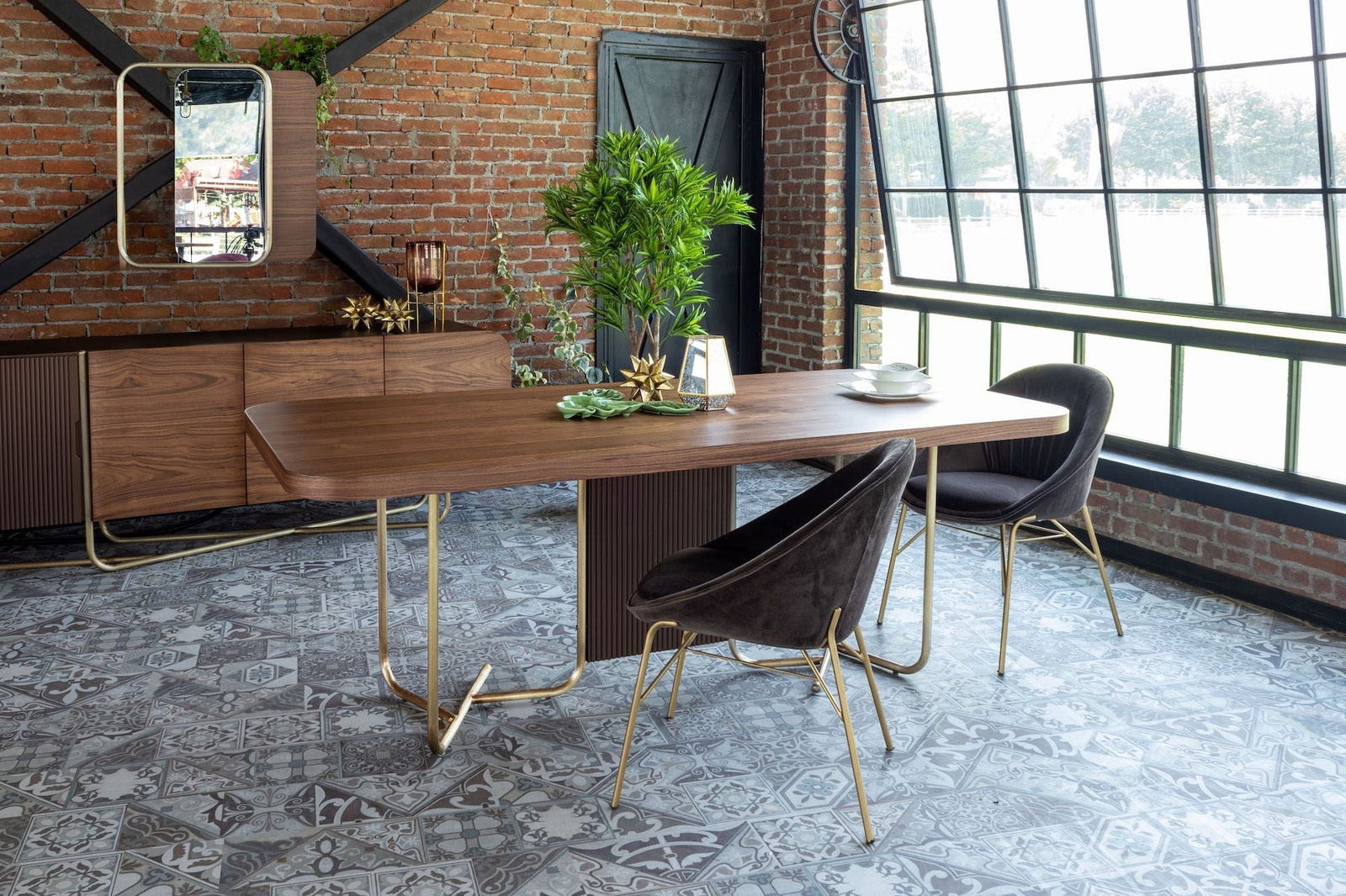Imported Dining Tables in Delhi NCR 2026: Marble, Onyx, Ceramic & Extendable Designs