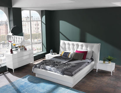 Berrak Bed with side tables