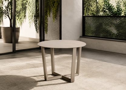 Cattelan table in Milan Metal Pergola – lifestyle view