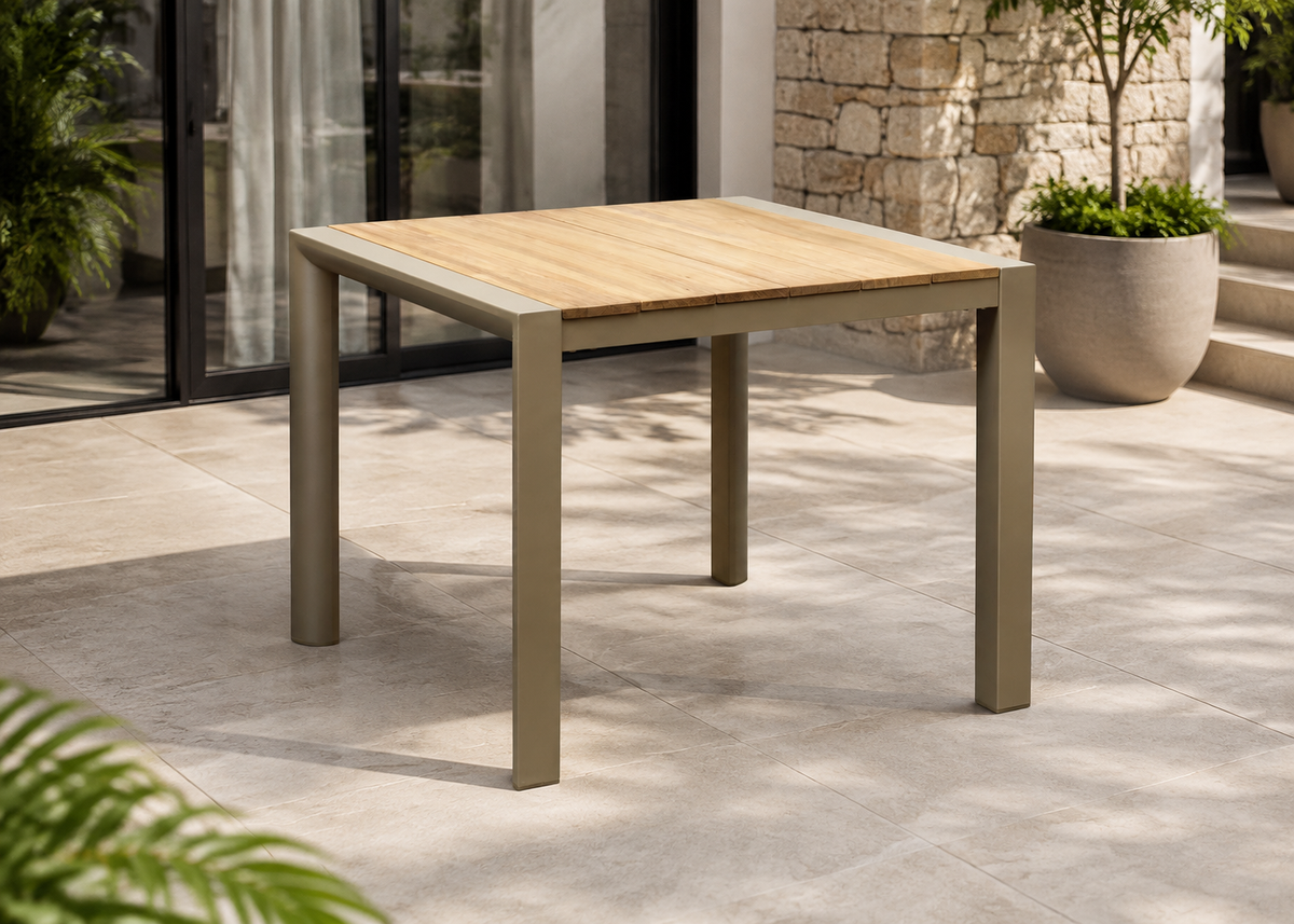 Leeds-Table in Leeds Garden Terrace – lifestyle view