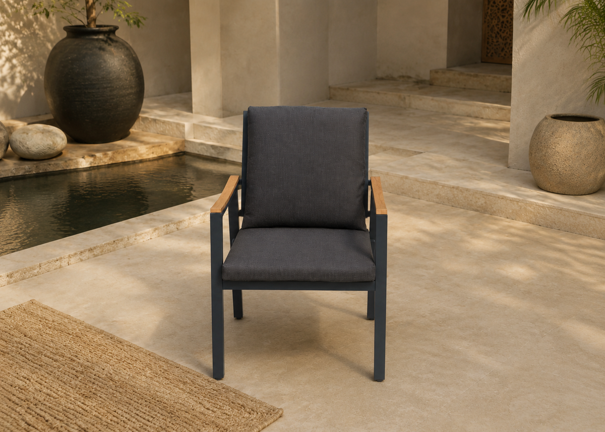 Rover-chair in Noida Sculptural Patio – elevated front view